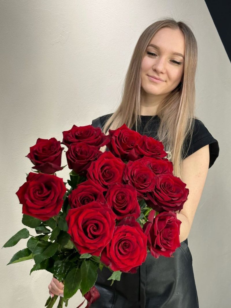 Элитные Красные Розы 15 шт.