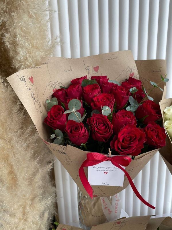 Как ухаживать за срезанными розами в домашних условиях